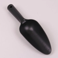 Совок пластмассовый посадочный с мерной шкалой черный R SCOOP2 93061